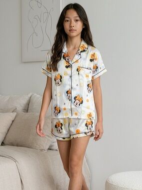 NWT Women’s 2 Piece Pajama Set Silky White Minnie Mouse Button Down Top/Shorts M